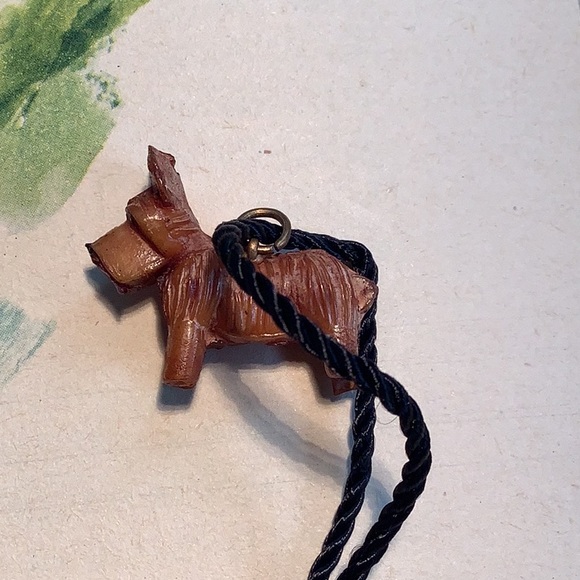 VINTAGE 1940’s CRACKER JACK CELLULOID CHARM PRIZES, SET of 5, 4 dogs, 1 horse - Picture 6 of 16